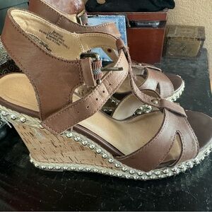 Crown vintage brown wedge sandals